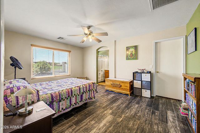 29260 N RED FINCH Drive, San Tan Valley, AZ 85143