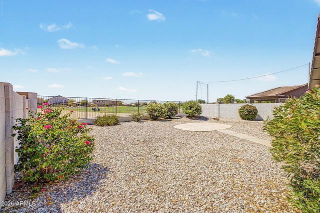 29260 N RED FINCH Drive, San Tan Valley, AZ 85143