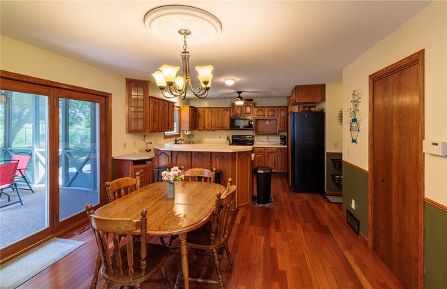 3010 Meadow Glen Street, Marion, IA 52302