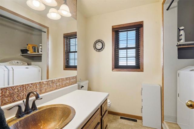 3010 Meadow Glen Street, Marion, IA 52302