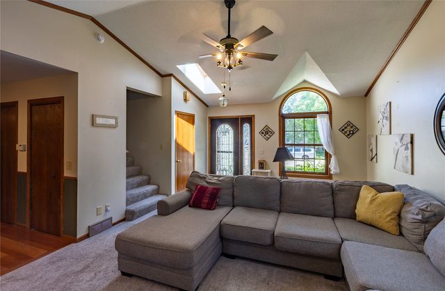 3010 Meadow Glen Street, Marion, IA 52302