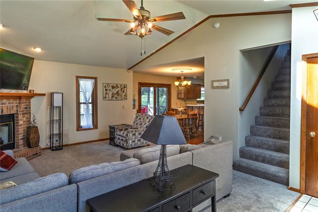 3010 Meadow Glen Street, Marion, IA 52302