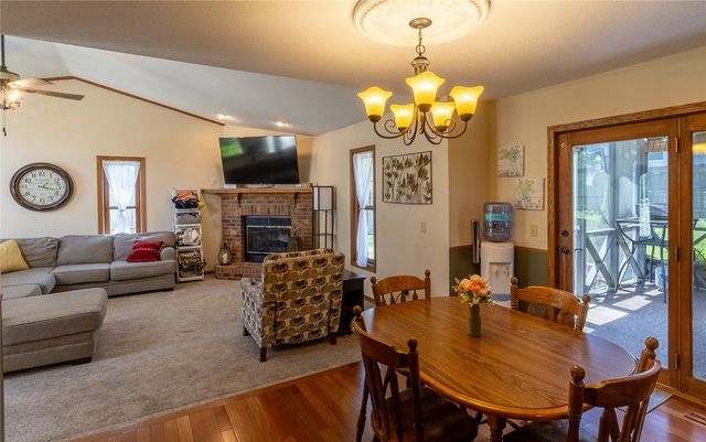3010 Meadow Glen Street, Marion, IA 52302