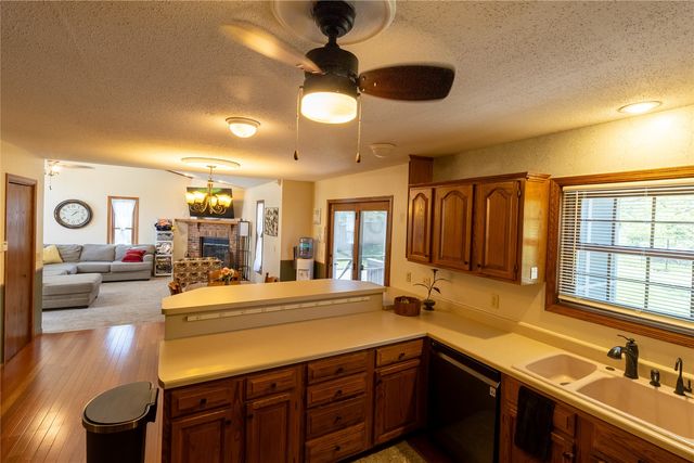 3010 Meadow Glen Street, Marion, IA 52302