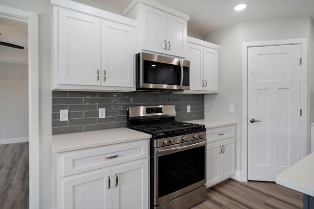 145 S Blazing Star Lane, Nixa, MO 65714