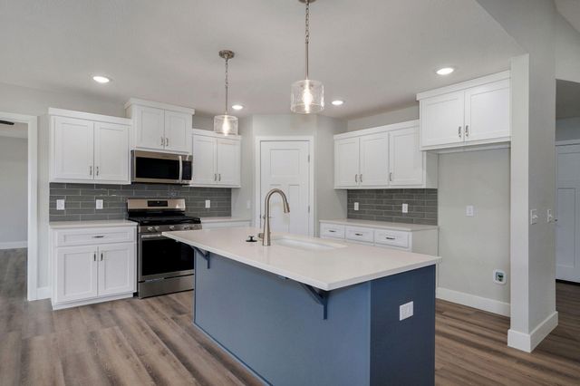 145 S Blazing Star Lane, Nixa, MO 65714