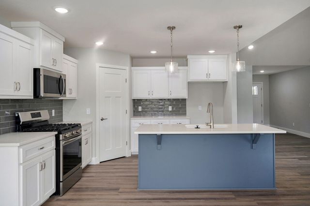 145 S Blazing Star Lane, Nixa, MO 65714