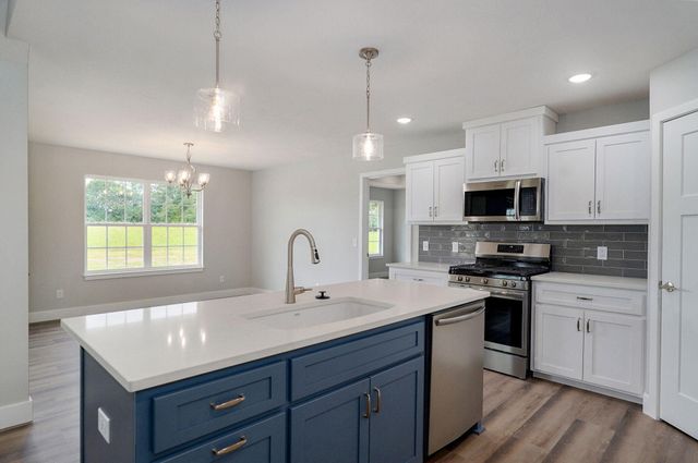 145 S Blazing Star Lane, Nixa, MO 65714