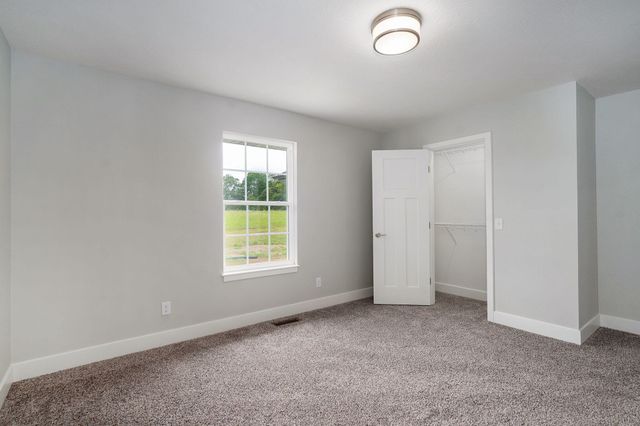 145 S Blazing Star Lane, Nixa, MO 65714