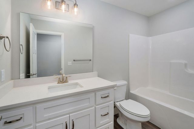 145 S Blazing Star Lane, Nixa, MO 65714