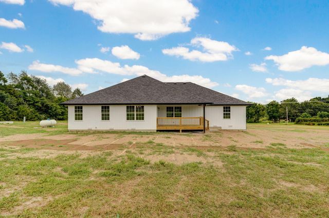 145 S Blazing Star Lane, Nixa, MO 65714