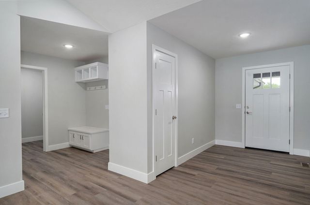 145 S Blazing Star Lane, Nixa, MO 65714