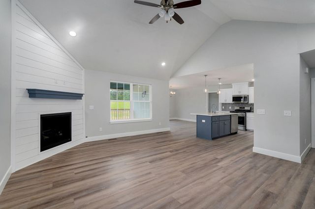 145 S Blazing Star Lane, Nixa, MO 65714