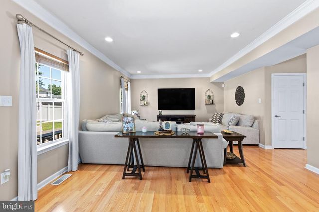 17 REMBRANDT WAY, Mays Landing, NJ 08330