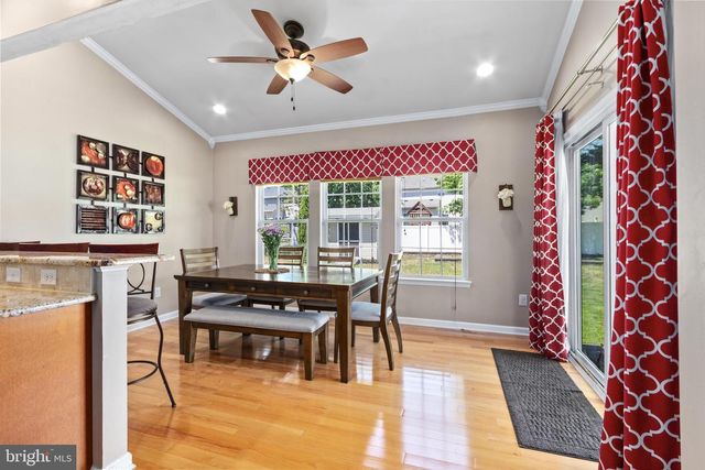 17 REMBRANDT WAY, Mays Landing, NJ 08330
