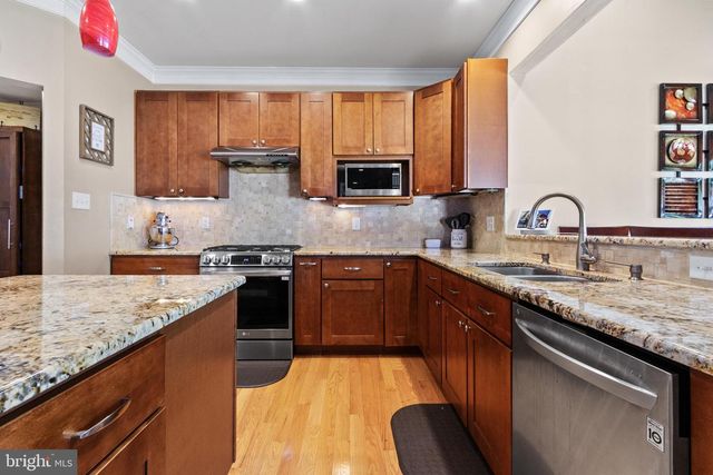 17 REMBRANDT WAY, Mays Landing, NJ 08330