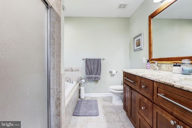 17 REMBRANDT WAY, Mays Landing, NJ 08330