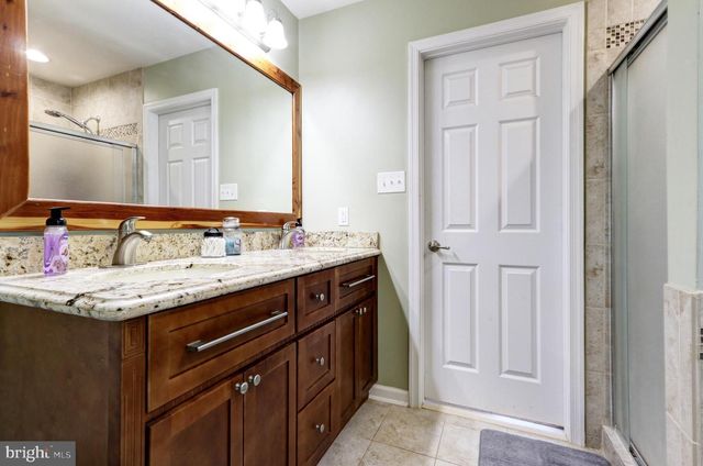 17 REMBRANDT WAY, Mays Landing, NJ 08330