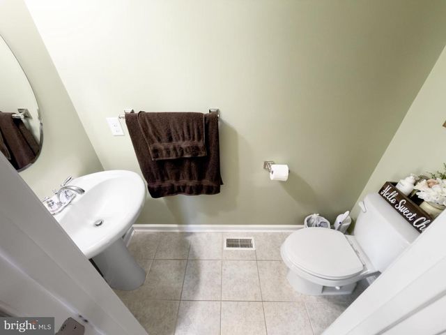 17 REMBRANDT WAY, Mays Landing, NJ 08330