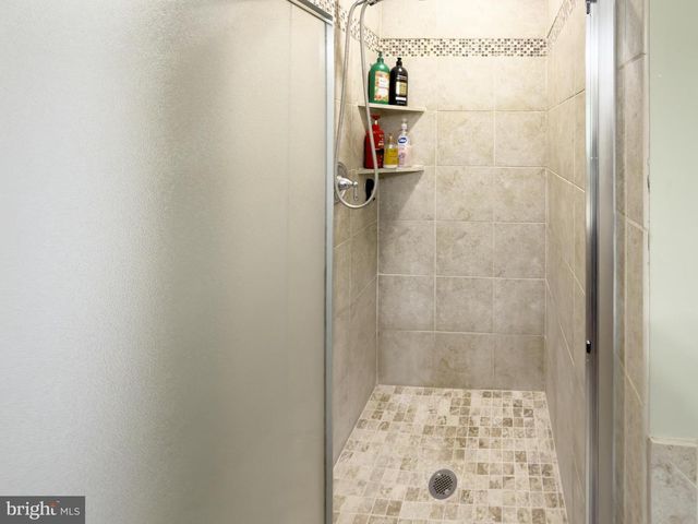 17 REMBRANDT WAY, Mays Landing, NJ 08330