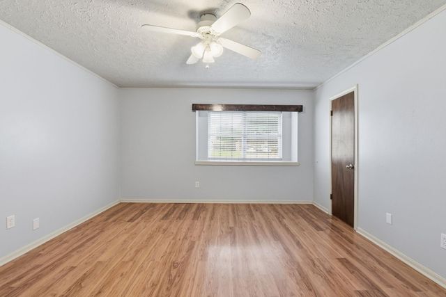 1500 Austin Ave, College Station, TX 77845