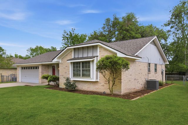 1500 Austin Ave, College Station, TX 77845