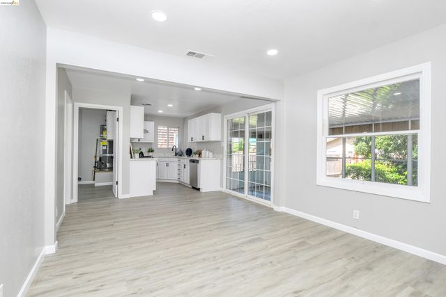 120 Hillcrest Ave, Pittsburg, CA 94565