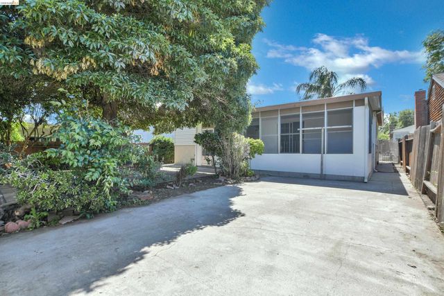 120 Hillcrest Ave, Pittsburg, CA 94565