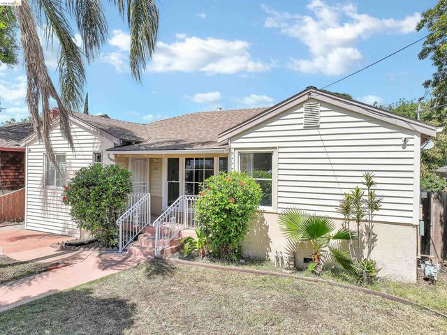 120 Hillcrest Ave, Pittsburg, CA 94565