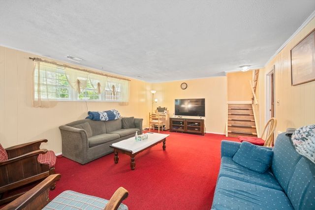109 Darby Rd, Brockton, MA 02302