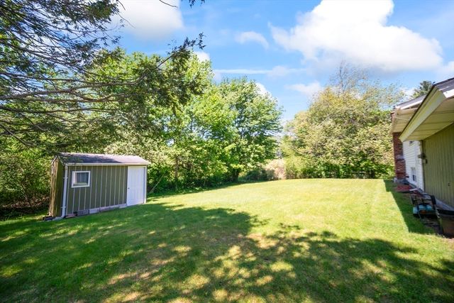 109 Darby Rd, Brockton, MA 02302
