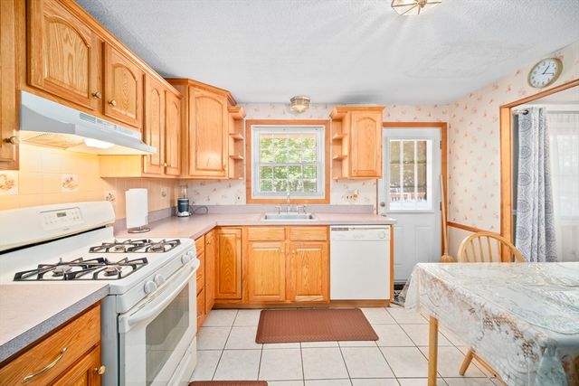 109 Darby Rd, Brockton, MA 02302