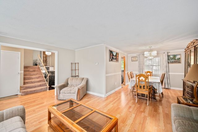 109 Darby Rd, Brockton, MA 02302
