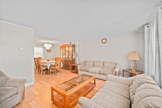 109 Darby Rd, Brockton, MA 02302