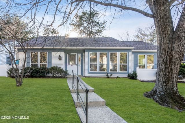 713 Wooton Court B, Manchester, NJ 08759