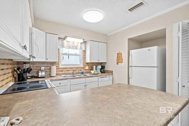 105 E 4th Street 12, Gulf Shores, AL 36542