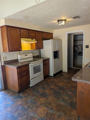 7501 Acapulco Road, Fort Worth, TX 76112