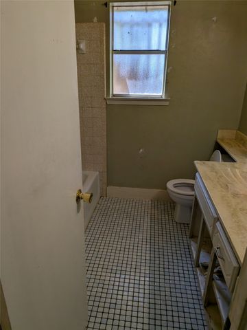 7501 Acapulco Road, Fort Worth, TX 76112