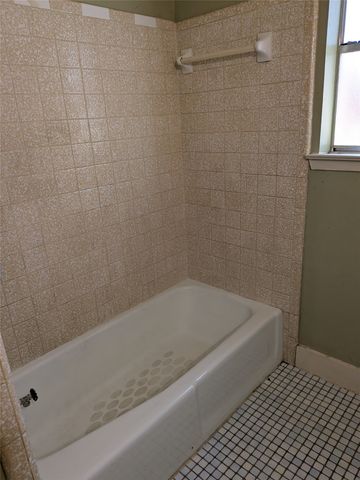 7501 Acapulco Road, Fort Worth, TX 76112