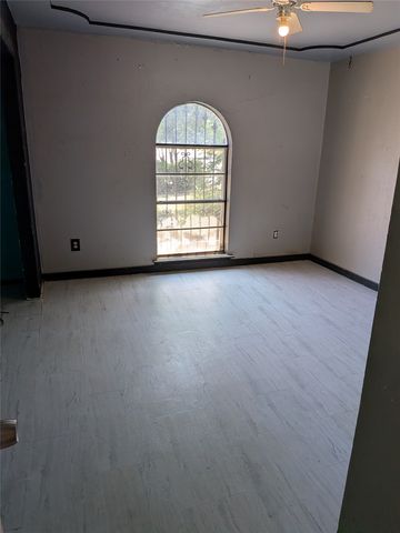 7501 Acapulco Road, Fort Worth, TX 76112