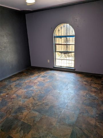7501 Acapulco Road, Fort Worth, TX 76112