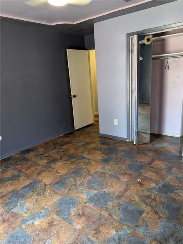7501 Acapulco Road, Fort Worth, TX 76112