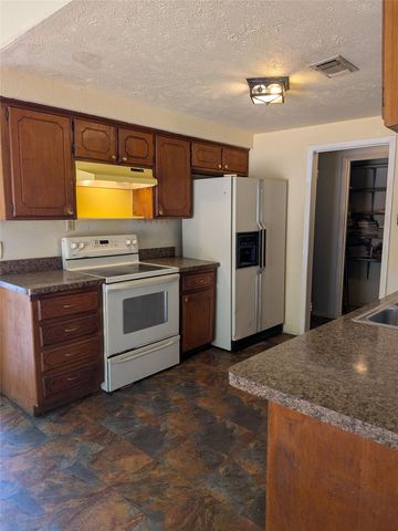 7501 Acapulco Road, Fort Worth, TX 76112