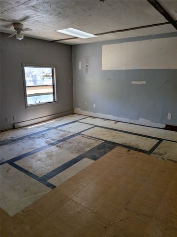 7501 Acapulco Road, Fort Worth, TX 76112