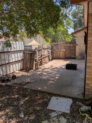 7501 Acapulco Road, Fort Worth, TX 76112