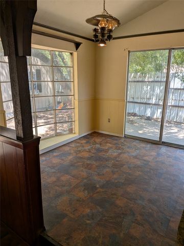 7501 Acapulco Road, Fort Worth, TX 76112