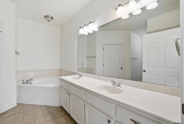 10633 Florida Blvd, Walker, LA 70785