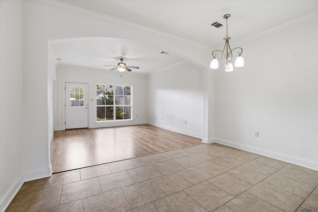 10633 Florida Blvd, Walker, LA 70785