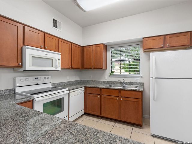 6160 Eckhert Rd Apt 1718, San Antonio, TX 78240