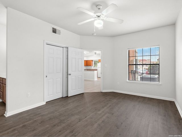 6160 Eckhert Rd Apt 1718, San Antonio, TX 78240